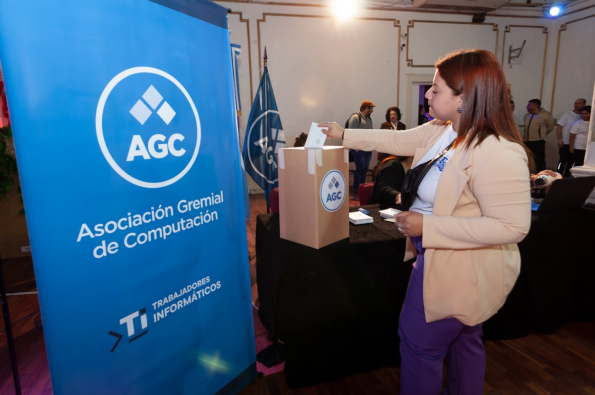 Con amplia participación, los informáticos elegimos autoridades de AGC y planificamos el futuro