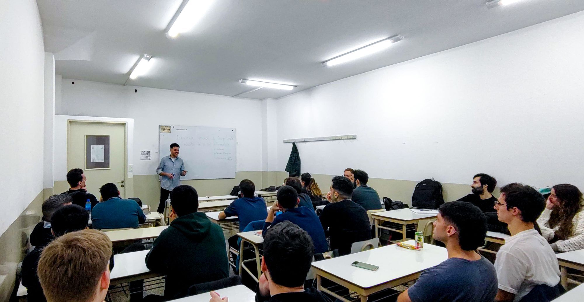 Invitados por UTN, el Sindicato Informático brindó una clase para alumnos de ingeniería en sistemas