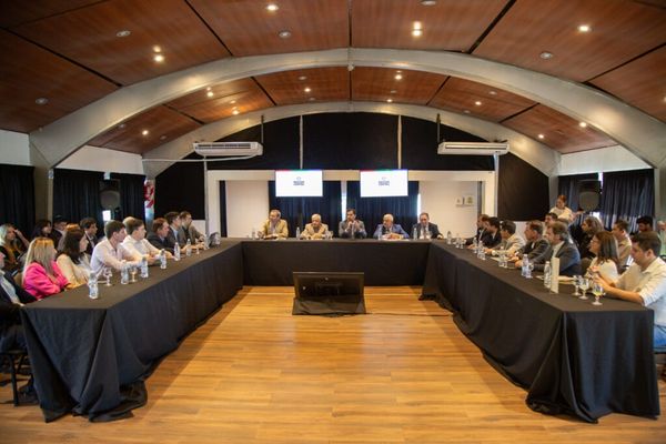 Diálogo Tripartito: Clave para el Desarrollo Tecnológico Regional